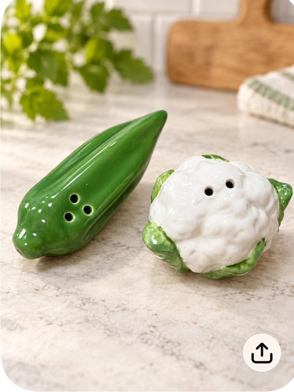Cracker Barrel Mini Green Okra and White Cauliflower Salt and Pepper Shakers